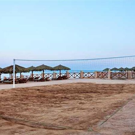 Safir Sharm Waterfalls Resort Zařízení fotografie A beach volleyball net