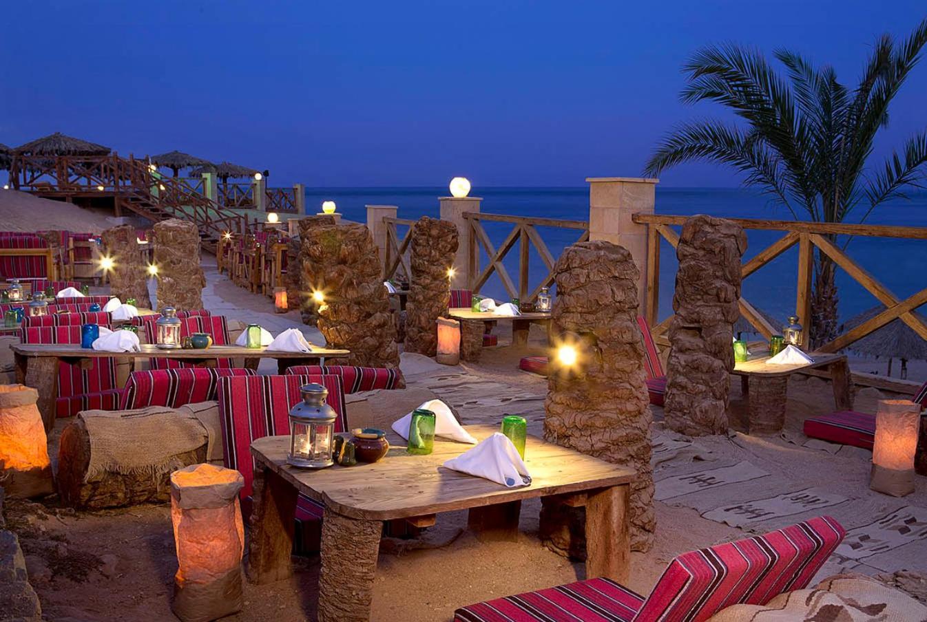 Safir Sharm Waterfalls Resort Exteriér fotografie A beachside restaurant in Al-Mahara