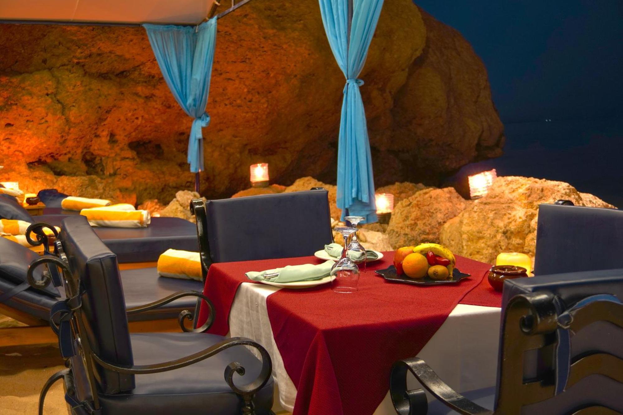 Safir Sharm Waterfalls Resort Exteriér fotografie The Cave Restaurant