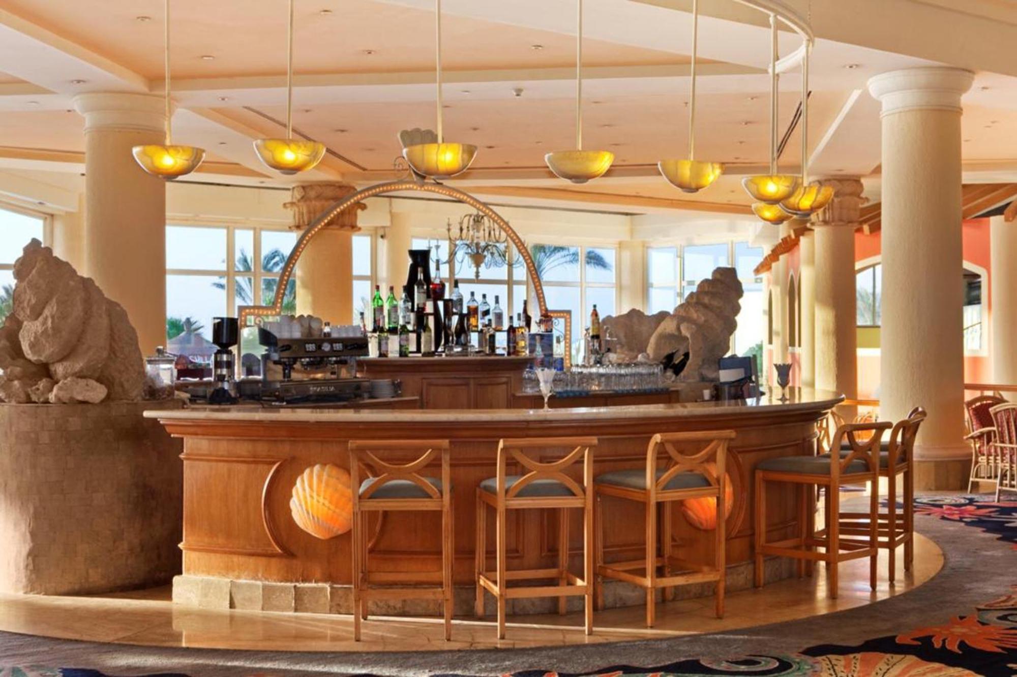 Safir Sharm Waterfalls Resort Restaurace fotografie The bar at the lobby